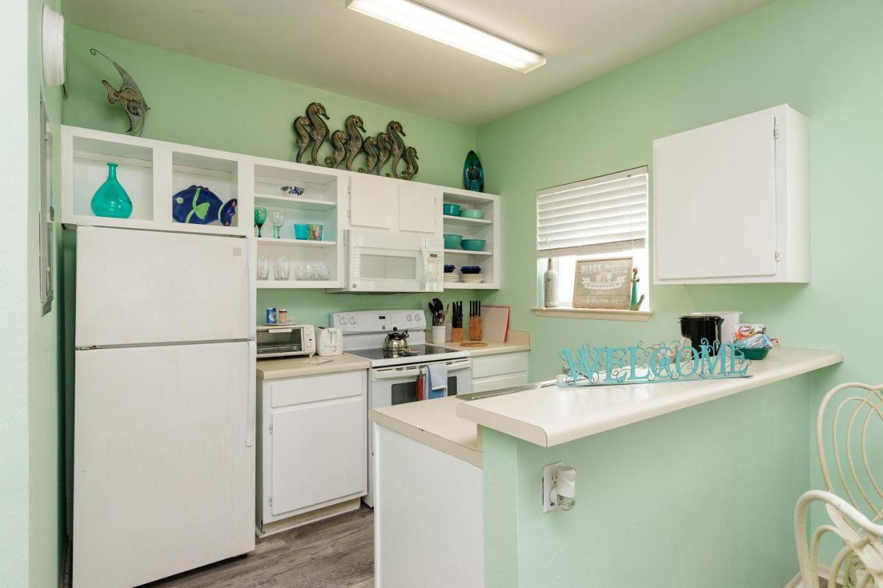 Affordable Family Condo -Walking Distance To Beach By Mustang Island, Sleeps Four, 2025 Traveler Award Корпус-Кристи Экстерьер фото